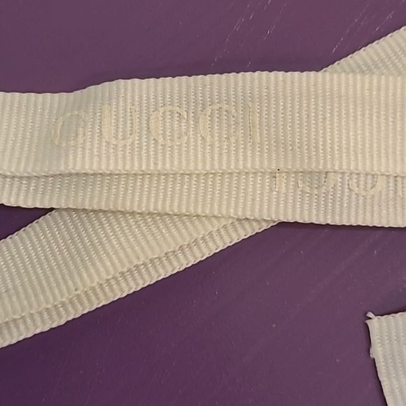 GUCCI White Ribbon 50" - Picture 2 of 3